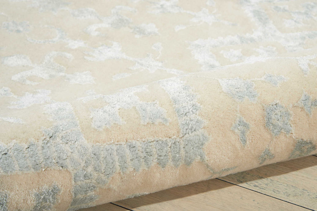 Nourison Symphony SYM13 White 4'x6'  Area Rug