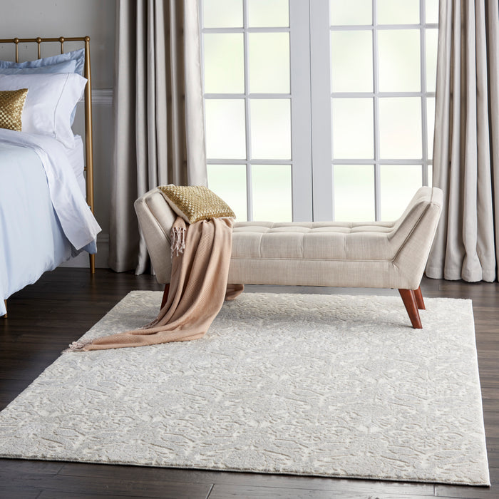 kathy ireland Home Sahara KI390 Silver and Ivory 4'x6'  Area Rug